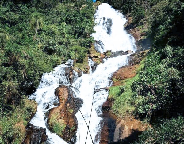 CACHOEIRA ESCONDIDA