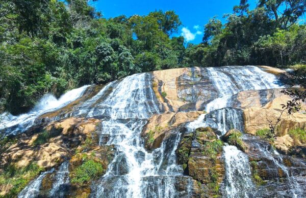 CACHOEIRA ESCONDIDA